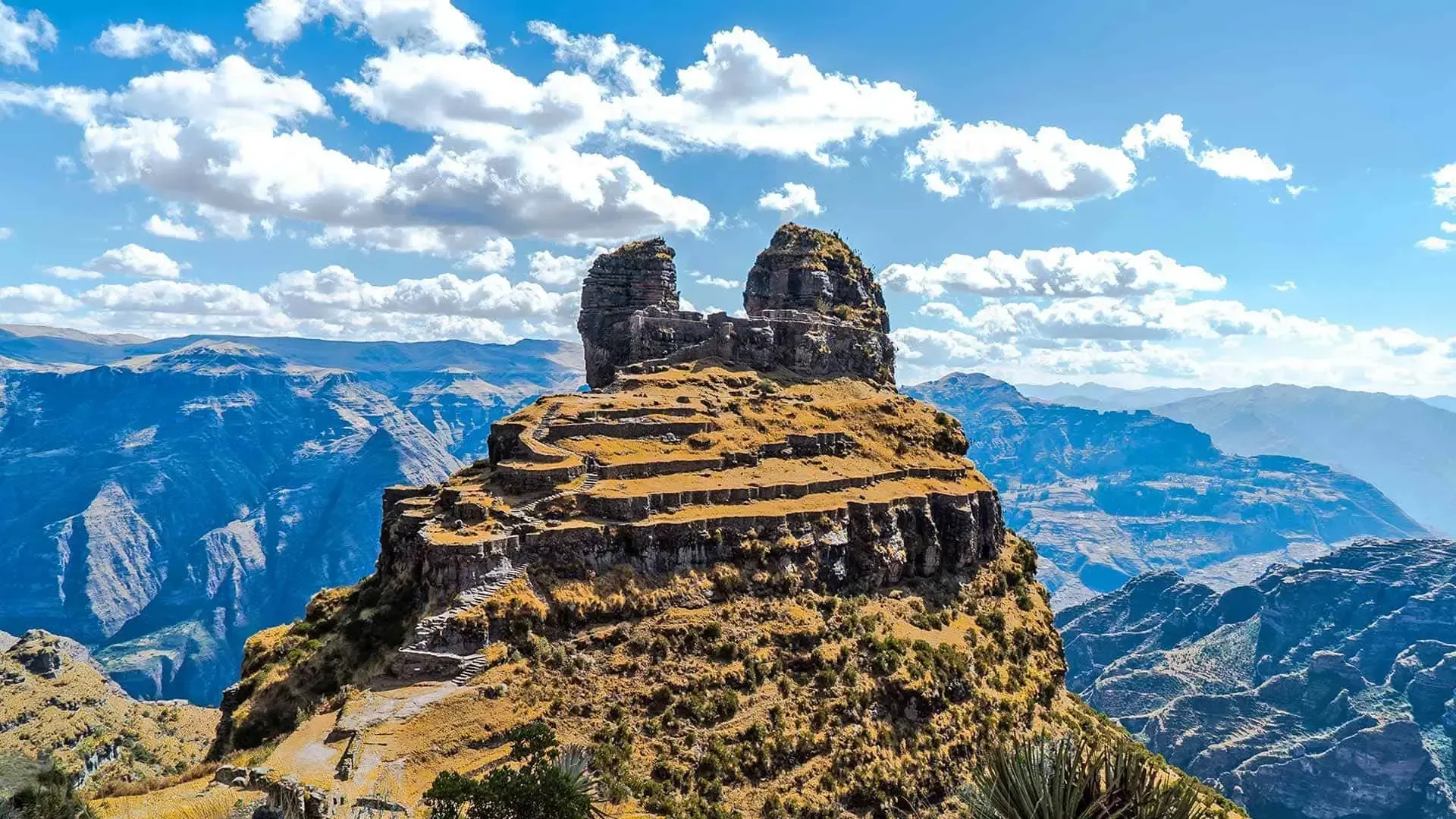 Waqrapukara, la fortaleza en forma de cuerno